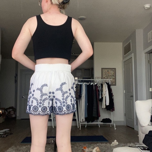 White and blue elastic waist pull on short - Picture 3 of 3